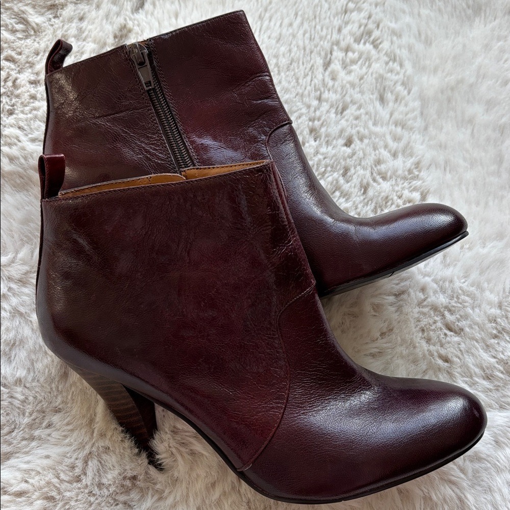 Boots leather Nine West burgundy brown ankle‎ booties distressed SZ 8 Valentines